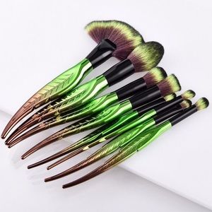 Leaf brushes